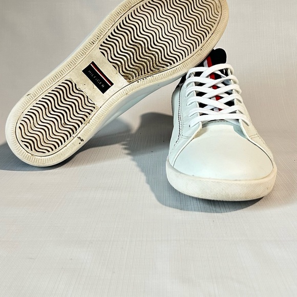 Tommy Hilfiger White Sneakers - Classic and Versatile! - Picture 6 of 6
